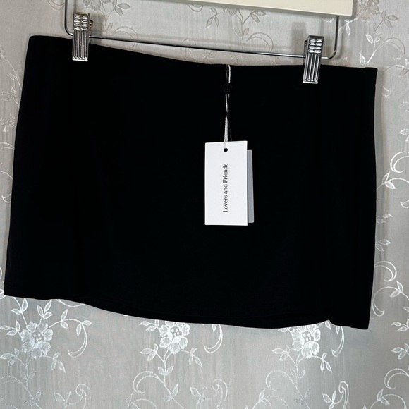 Lovers + Friends Revolve Layla Black Mini Skort Size Medium NWT - Picture 2 of 11